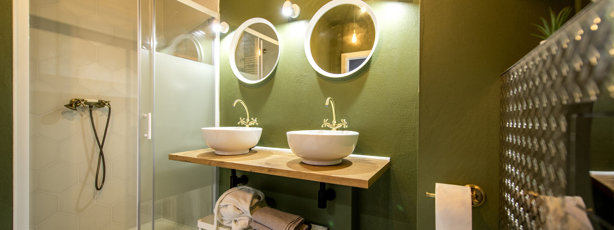 SALLE DE BAIN CLE EN MAIN 2000X750 | Carrelage Lucas GIURIATI Quels équipements de salle de bain pour allier confort et design ? Sélestat