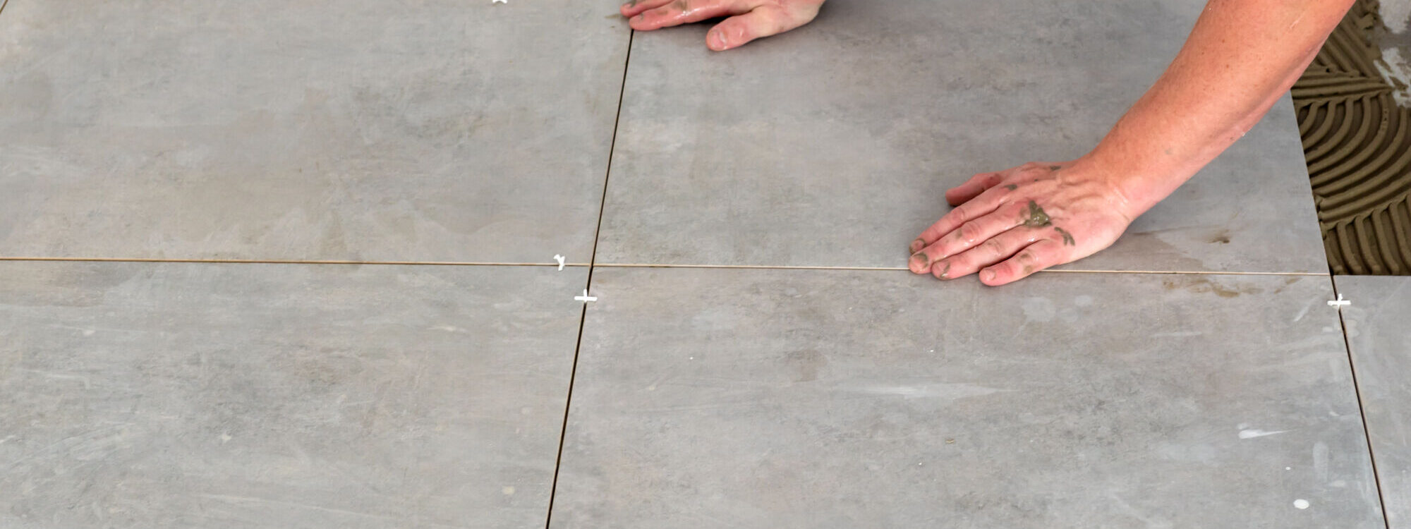 4 erreurs courantes &agrave; &eacute;viter lors de la pose de carrelage int&eacute;rieur Saint-Di&eacute;-des-Vosges