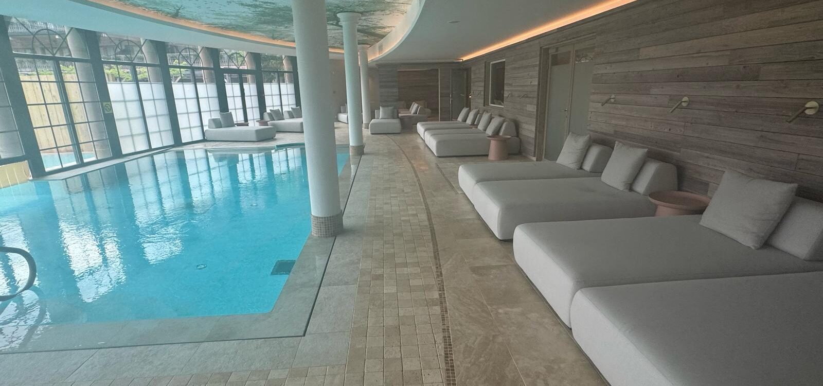 Rénovation complète de l&#8217;Hôtel &#038; Spa Les Violettes à Jungholtz en video Mulhouse